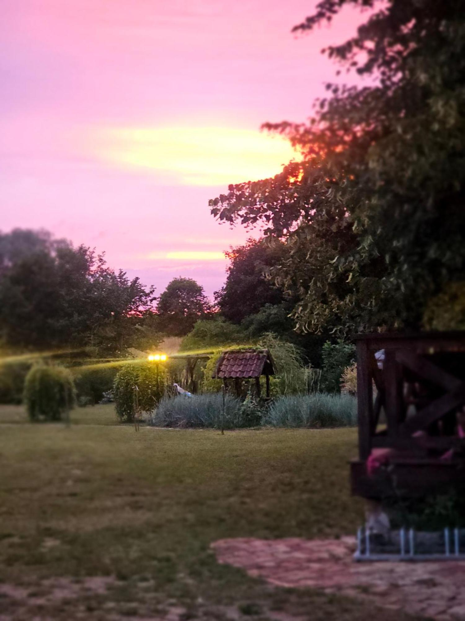 Swojski Gosciniec Prażmowo Exterior foto