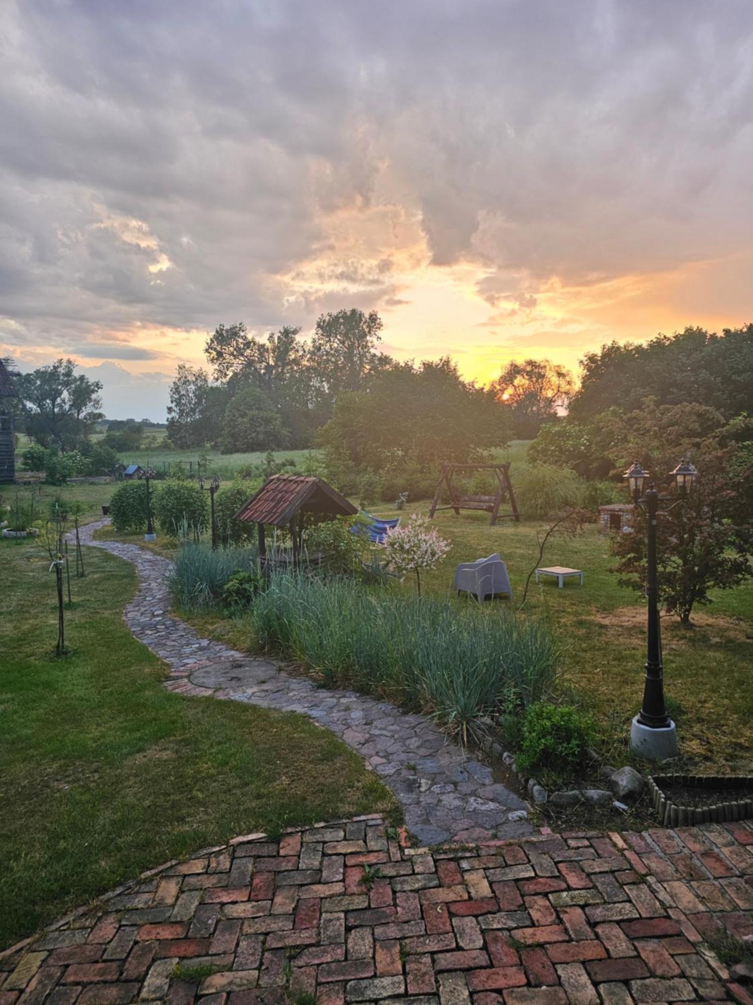 Swojski Gosciniec Prażmowo Exterior foto